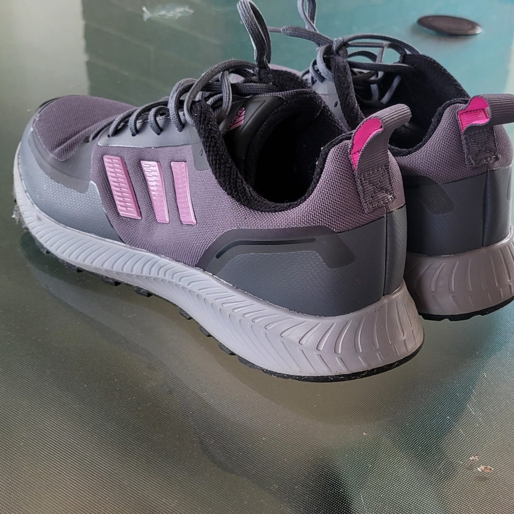 Walking / Running shoes